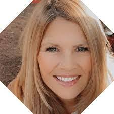 Amy Belloso's Instagram, Twitter & Facebook