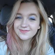 Tessa Betz's Instagram, Twitter & Facebook