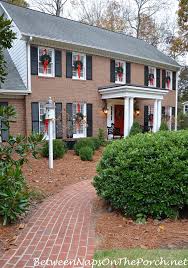 Follow these 8 garland hanging hacks to spruce up your house this christmas without damaging walls, door frames, or windows. My Favorite Christmas Decoration Of All Between Naps On The Porch