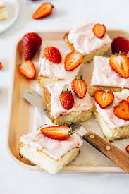 Very Small Batch Strawberry Cake Hummingbird High Recipe Strawberry Cake Small Batch Baking Yummy Cakes