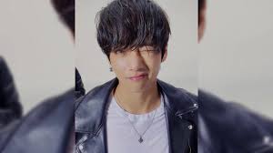 Entdecke bei tiktok kurze videos zum thema kim taehyung v bts. V Bts Real Life Moments 2020 Kim Tae Hyung Youtube