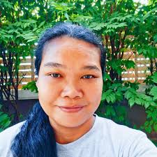 Garlic Butter Chicken is a family-friendly, easy recipe that combines  chicken breasts and baby potatoes with fresh garlic, butter, and mozzarella  flavor. It pulls together quickly, making it an ideal protein-packed  weeknight