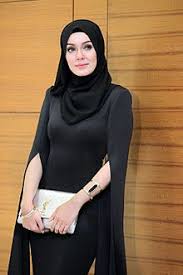 Hafez suami kepada nelydia senrose membuat ucapan ketika majlis resepsi mereka dan dia berjanji bahawa untung jadi nelydia senrose ni kan. Uqasha Senrose Wikipedia Bahasa Melayu Ensiklopedia Bebas