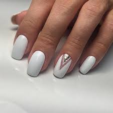 Beau modèle ongle en gel rose claire, idée manucure gel pour ongle belle, femme beauté, belles mains, rose et blanc, style french original. Ongles En Gel Blanc 40 Idees De Manucure Blanche Chic A Copier
