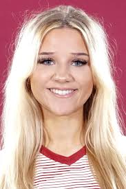 Samantha Felder's Instagram, Twitter & Facebook