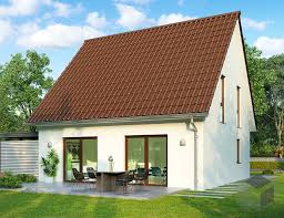 Kleines Haus Mit Satteldach Und 2 Etagen Haus Kleines Hauschen Anwesen