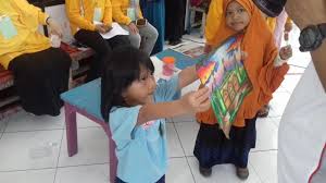 Ciputat, tanggerang selatan 15412 tlp.082298491121/ 085235077223, email : Lomba Mewarnai Turut Memeriahkan Milad Ke 20 Masjid Al Markaz Tribun Timur