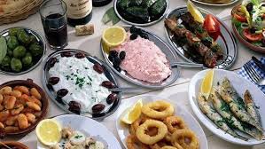 Από πού προέρχεται το έθιμο του πετάγματος του χαρταετού την καθαρά δευτέρα; Ka8ara Deytera 10 Syntages Gia Ena Ploysio Nhstisimo Trapezi Fwnh Malebizioy