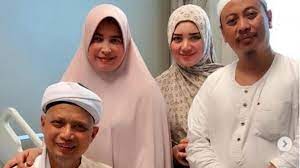 Muhammad arifin ilham merupakan seorang pendakwah kelahiran banjarmasin, 8 juni 1969. Ustadz Arifin Ilham Dikaruniai Anak Ke 8 Dari Istri Ke 3