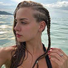 Zadebiutowała na małym ekranie epizodyczną rolą w serialu na dobre i na złe (2005). Wiktoria Gasiewska Pokazala Sie Bez Makijazu Dawno Nie Widzielismy Jej W Tak Naturalnym Wydaniu