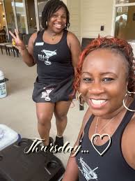 Shannon Aris's Instagram, Twitter & Facebook