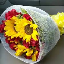 Te asesoramos para elegir el ramo perfecto para tu boda según tu vestido, colores, etc. Lo Simple Es Ideal Ramo De Rosas Flores Frescas Rd