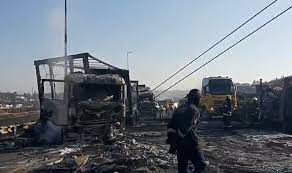 Trucks have been set alight and roads have been closed in parts of the province. Pokgbrktjrigwm