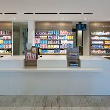 Pharmacie Parapharmacie Agencement Pharmacie Design Retail Beauty Display Concept Architecture In Agencement Pharmacie Pharmacie Design Pharmacie
