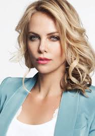 Charlize Theron South African Actress And Philanthropist Africkaner Dutch German And French Charlize Theron Beauty Beautiful Celebrities