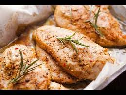 Petto di pollo intero al forno con patate. Petto Di Pollo In 3 Ricette Differenti Ricetta It Youtube