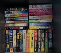 Ramlee awang murshid (lahir 4 november 1967) ialah novelis malaysia dan juga bekas wartawan radio televisyen malaysia (rtm) dari 1986 hingga 2010. On Twitter Baru Perasan Dalam Rak Novel Abang Aku Banyak Novel Ramlee Awang Murshid Jadi Novel Ramlee Awang Murshid Apa Yang Best Nak Rembat Satu Hahahaha Novel Pertama Yang Aku Akan