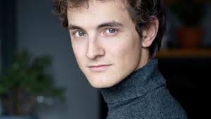 Côté Culture avec Titouan LAPORTE alias thomas Soler comédien récurrent de  la série TANDEM sur F3 dès ce soir