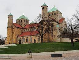 Michael's church in hildesheim, germany, and regarded as a masterpiece of ottonian art.it was commissioned by bernward, thirteenth bishop of hildesheim. Hildesheim St Michaelis Kirchengemeindelexikon De