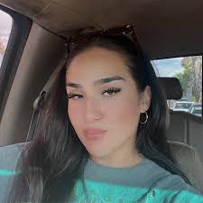 Hi everyone! Fellow photographer here, I'm looking for a photographer who  would be interested in swapping sessions for my two year anniversary with  my boyfriend. We are looking to get some photos