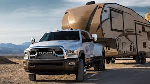 Updated 2018 Ram 3500 Makes 930 Lb Ft Can Tow 30 000 Pounds