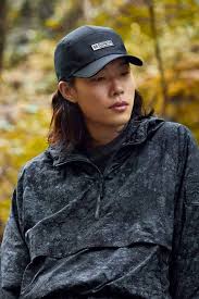 Junyeol and hyeri, whose characters did not end up together in the drama, reply 1988, are actually in a relationship in real life! Ryu Jun Yeol Long Hair Is So Damn Hot Korean Drama Fever Facebook