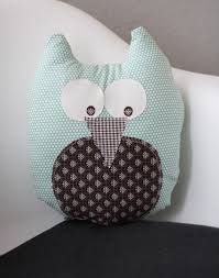 Für einfache, aber hübsche versionen brauchen sie nur wenige materialien und ein minimum an zeit. Diy Mitbringsel Eulenkissen Zum Selber Nahen Sanvie De