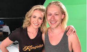 And in 1998, she became the financier's science adviser. Chelsea Handler Poses With Her Male Body Double Daily Mail Online