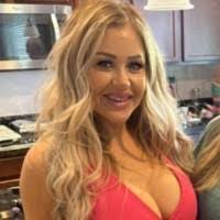 Arianna Carrillo's Instagram, Twitter & Facebook