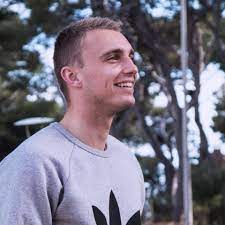 Jasper cillessen is one of the most famous goalies in the world of football and has been in the heart of the dutch national team for many and has gained many fans. Jasper Cillessen Verified Page Facebook