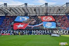 The match is a part of the ekstraklasa. R 4qdiv Dsgcrm