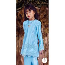 Tidak kira di mana anda menyambut hari raya, anda boleh dapatkan baju raya secara online. 20 Baju Raya Kanak Kanak Di Malaysia 2021 Perempuan Lelaki