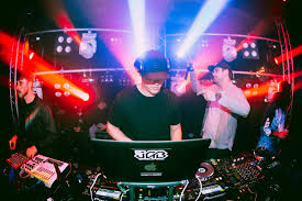 Voted #1 event dj on the local best sioux falls 8 years in a row. Sioux Falls Djs Pinnacle Productions