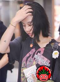 Korean Netizens React To Twice Chaeyoung S Tattoo Kpopthing Kpop Girls Cool Girl Twice