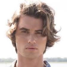 He portrays john b on netflix's outer banks. Chase Stokes Biography Age Wiki Facts And Family In4fp Com