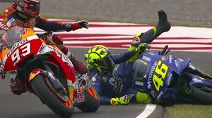 Marc marquez wallpaper lockscreen motogp posters night runners poster billboard. Valentino Rossi Marc Marquez 2560x1440 Download Hd Wallpaper Wallpapertip