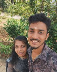 📍𝗠𝗼𝗶𝗿 𝗣𝗼𝗶𝗻𝘁 📝History : Located at a place where Sir Thomas Moir  had cut the first grass to build the Goschen Road, Moir Point was called as  Fort Mile Road till 1929.