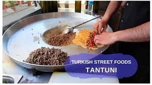 İstanbul'da reklam panosuna bakan baba gözyaşlarına boğuldu. Turkish Street Foods Tantuni Youtube