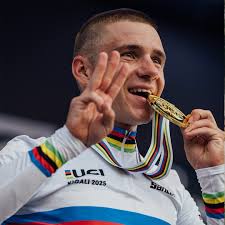 Dia agitado no escritório 😎🔥 🥇Para @loicbruni29 e Rosa Jensen na  primeira etapa de Copa do Mundo de Downhill, em Bielsko-Biala. Rosa, que  passou da @generationspecialized para @specializedgravity esse ano, venceu  sua