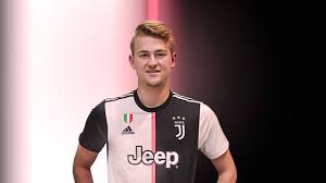Te recopilamos sus looks de la mano del fotógrafo jonathan paciullo. Watch Live De Ligt S Bianconeri Presentation Juventus
