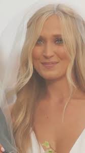 Any of you who've met Julia and Wendy Putt know they have a way of making  you feel special. That's why they're so good at what they do. For her  wedding, Julia