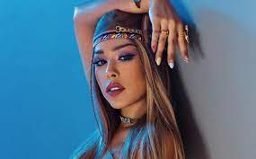 Una fuente cercana a danna paola declaró en tvynovelas que la actriz de élite y alex hoyer tienen tres meses de relación amorosa. Danna Paola Levanta Sospecha De Romance Con Alex Hoyer