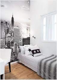 Ob elegant, schrill, bunt oder eher klassisch, tapeten können jeden raum verändern. Papier Peint Photo New York En Noir Et Blanc Murals Wallpaper Bedroom Design Small Bedroom Minimalist Bedroom Decor