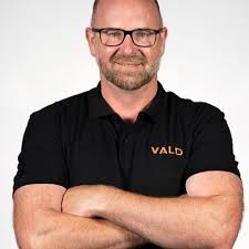 Frank McKinnon (@phrankly)