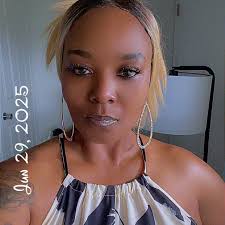 What would you save, a duffle bag with 5 million dollars or the love of  your life?