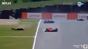 U subotu su se vozile kvalifikacije za trku za veliku nagradu italije na stazi muđelo u moto3 međutim, kvalifikacije je obeležio strašan incident u kojem su povređeni ajumu sasaki i džejson dupaskje. 3 Xtryyht 0ifm