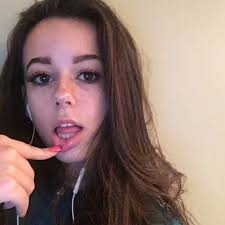 Flore Michel‏ (‎@Floreemichel)