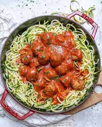 These Low Carb Chicken Meatballs With Zoodles Are Super Delicious Recipe Clean Eating Salads Clean Eating Recipes Clean Food Crush