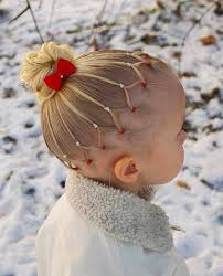 Superschattig Meisje Met Een Superschattig Kapsel Makkelijk Om Te Maken En Leuk Om Te Dragen Toddler Hairstyles Girl Little Girl Hairstyles Girl Hair Dos