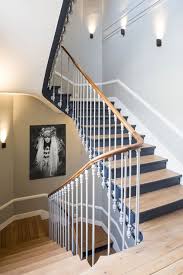 Visite d'intérieurs, décryptage des tendances, conseils et guides d'achat pour relooker votre intérieur. Deco Cage D Escalier Idees Relooking Montee D Escalier Cote Maison